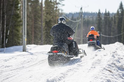 Nuotykiai su sniego motociklu
