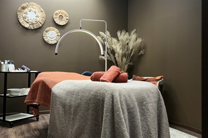 Nugaros masažas + procedūra su dumblių kauke