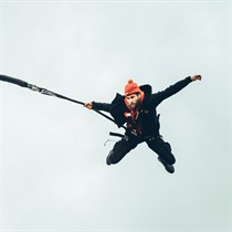 Tandeminis šuolis su virve iš 47 m aukščio