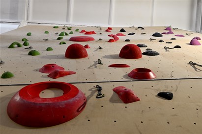 Pramogos laipiojimo uolomis centre BONOBO