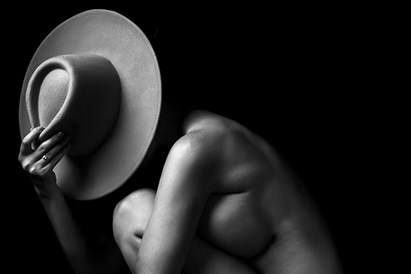 Erotinė fotosesija studijoje