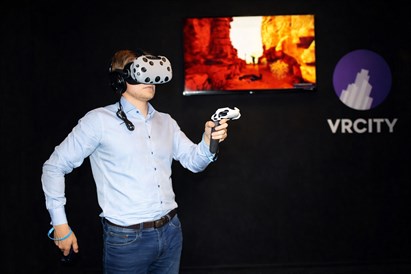 „VR City“ pramogos dviem
