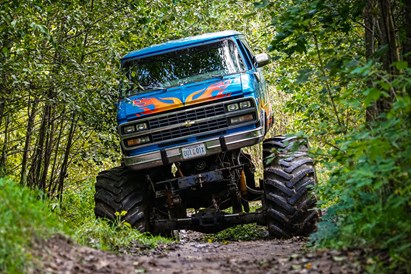 Vairuok MONSTER BUS trasoje