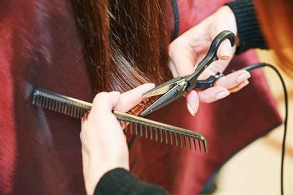 Kirpimas karštomis žirklėmis Šiauliuose