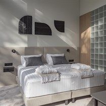 Nakvynė su garso dažnių terapija viešbutyje LAJOS