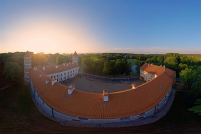 Pasimatymas VR erdvėje HEXA CINEMA dviem 