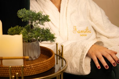 Jauninamoji LED šviesos terapija veidui