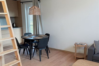 Nakvynė namelyje „Miško kortai“ + ofuro vonia