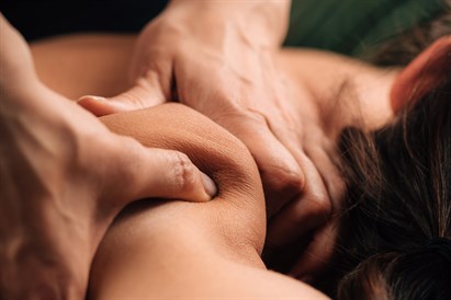 Giliųjų audinių masažas „Jaunatvės namuose“