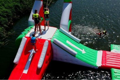 „Jump Out“ vandens pramogos šeimai Birštone