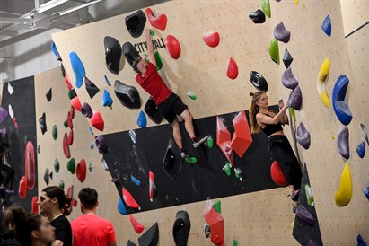 Pramogos laipiojimo uolomis centre BONOBO