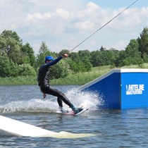 Apsilankymas vandenlenčių parke „Wake & Jump“