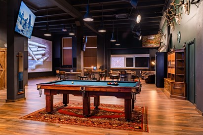 Pramogaukite modernioje šaudykloje MANCAVE