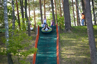 Pramogos nuotykių parke „Tarzanija“