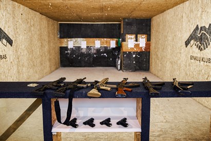 Šaudymas „Ginklų klubo“ šaudykloje