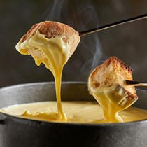 Autentiška šveicariško sūrio fondiu degustacija dviem