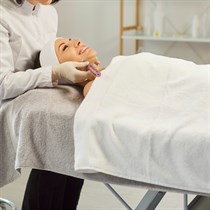 Švytėjimo suteikianti veido procedūra HIKARI