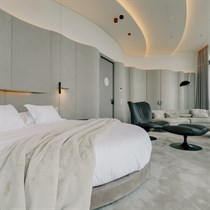 1 n. TV bokšto apartamentuose UPĖ dviem