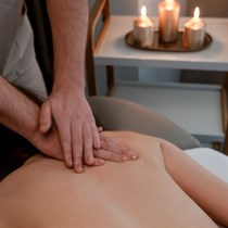 Klasikinis nugaros masažas + pėdų masažas