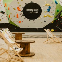 Laipiojimas dirbtinėmis uolomis dviem