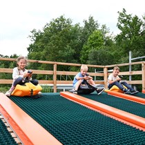 Visos dienos pramogos parke „Tarzanija“