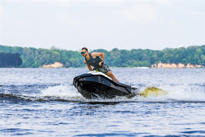 Plaukimas vandens motociklu Kauno mariose