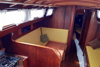 Nakvynė jachtoje + pasiplaukiojimas Nidoje