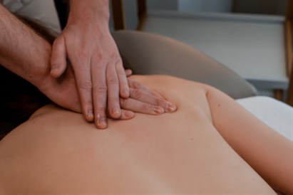 Klasikinis nugaros masažas + pėdų masažas