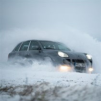Patirk visą PORSCHE galią bekelės trasoje