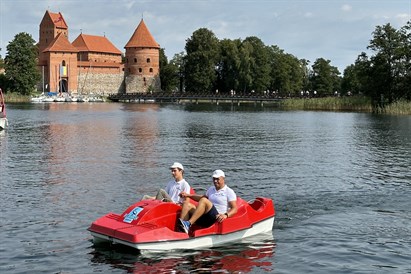 Pasiplaukiojimas po Galvės ežerą dviem