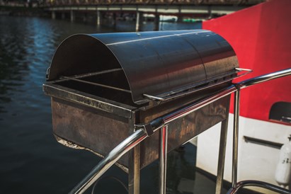 Pasimėgaukite plaukimu Galvės ežere ir iškyla