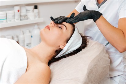 Stangrinamoji veido procedūra + dovana