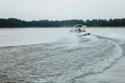 Pasiplaukiojimas kateriu „Molėtai Resort“