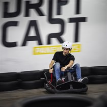 Šonaslydis kartingu su „Drift Cart“