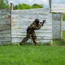 Azartiškas dažasvydžio žaidimas Kaune