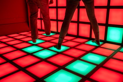 Patirtis „Lava Floor“ dviem 