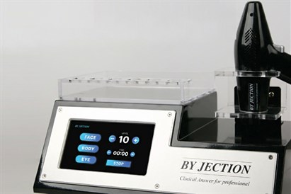 Veido procedūra su egzosomų koncentratu