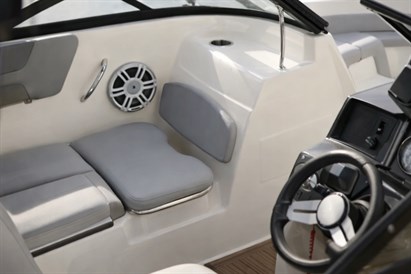 Vandens pramogos „Molėtai Resort“