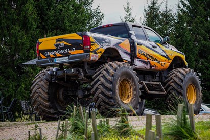 MONSTER TRUCK romantiškai + staigmena