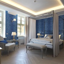 1 nakvynė viešbutyje „Le Chevalier Relais“ Rygoje