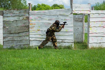 Azartiškas dažasvydžio žaidimas Kaune