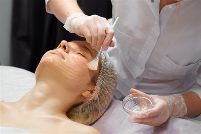 Stangrinamoji veido procedūra „Hikari“