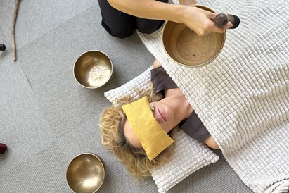 Giliai atpalaiduojanti garsų terapija