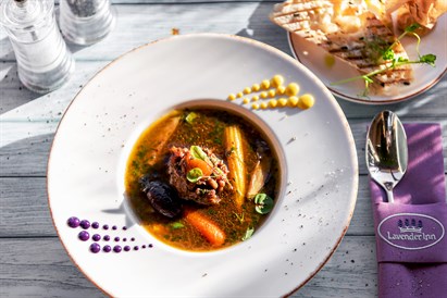 Malonus atokvėpis kavinėje „Lavender Inn“