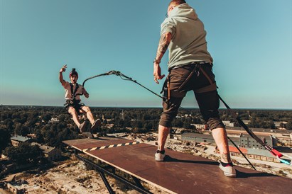 Tandeminis šuolis nuo Slokos bokšto + video