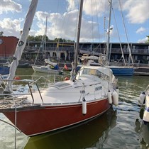 Plaukimas burine jachta Kauno mariose