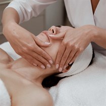 Limfodrenažinis veido masažas + kaukė