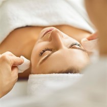 Stangrinamoji veido procedūra + dovana