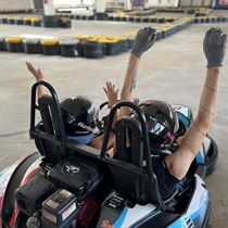 Važiavimas dviviečiu kartingu po stogu