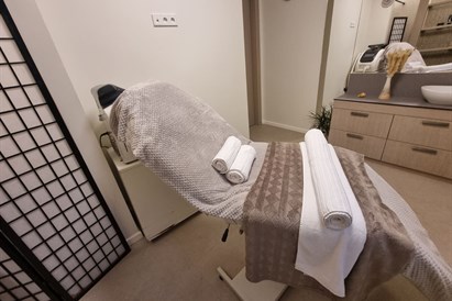 Jauninamoji veido procedūra su gintaro rūgštimi